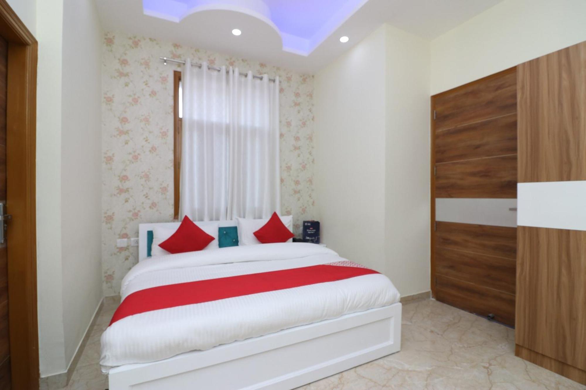 Hotel O The Grand Palace غازي أباد المظهر الخارجي الصورة