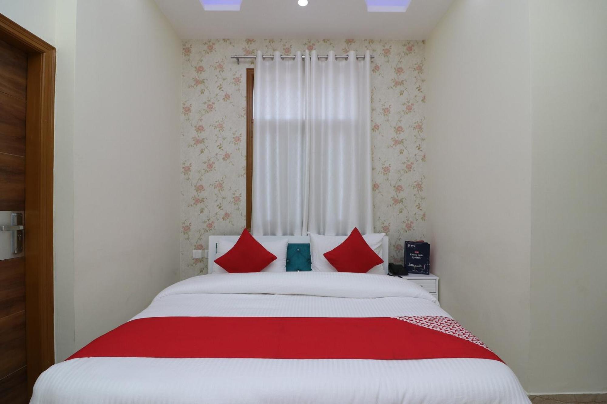 Hotel O The Grand Palace غازي أباد المظهر الخارجي الصورة